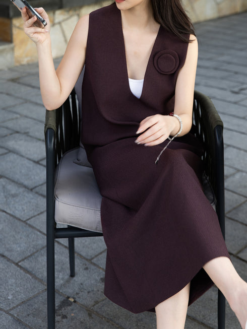 Elegant Deep V-Neck Floral Appliqué Sleeveless Maxi Dress – Minimalist Relaxed Fit Statement Dress