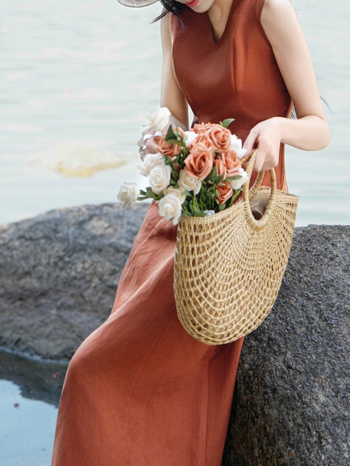 Old-Money Linen Sleeveless Maxi Dress – Relaxed V-Neck Minimalist Summer Dress