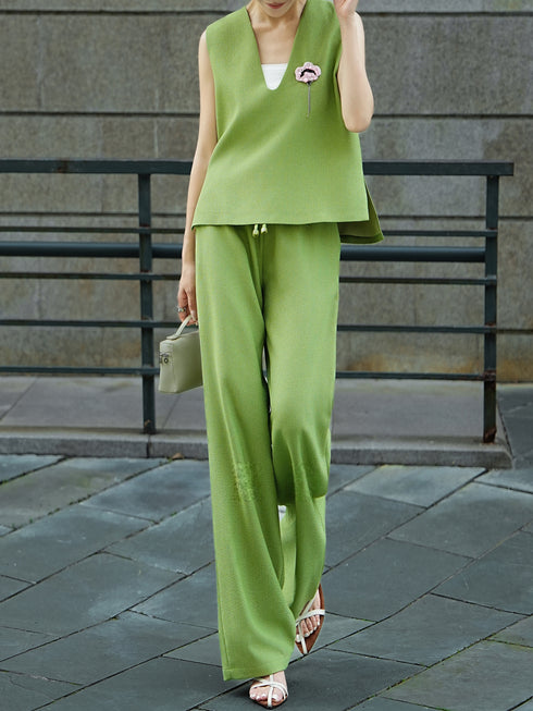 Textured Deep V-Neck Tank & Wide-Leg Pants Set – Minimalist Summer Two-Piece Lounge Suit