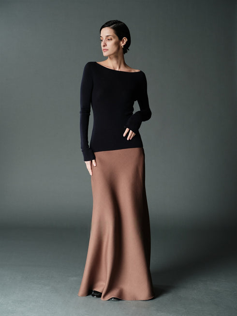All-Season Fishtail Wool Midi Skirt – Flattering, Elegant Silhouette for a Stunning Look