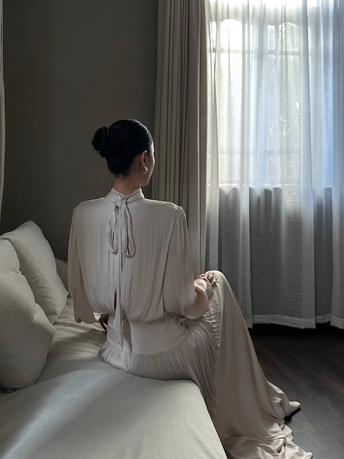 French-Style Satin Ruched Long-Sleeve Maxi Dress for Women – Elegant Pleated Evening-Inspired Fall Outfit