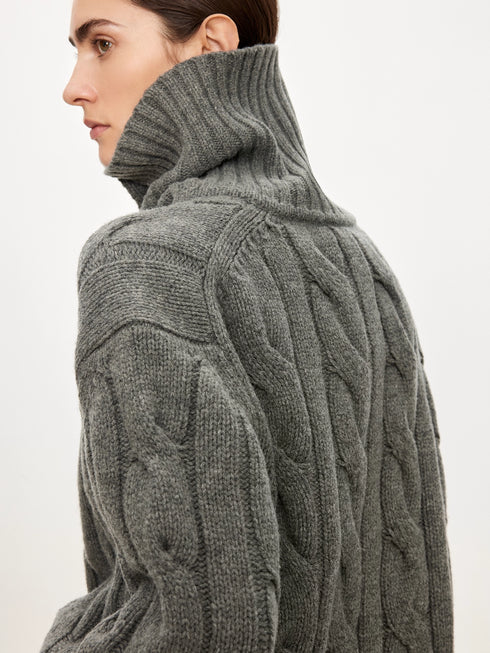 Women’s Vintage "Old-Money" Chunky Cable-Knit Wool Sweater | English-Style T-Silhouette with Stand & Turn-Down Collar