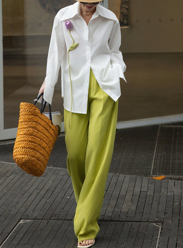 Simple 3D Tulip White Long-Sleeve Shirt – Loose-Fit Versatile Top