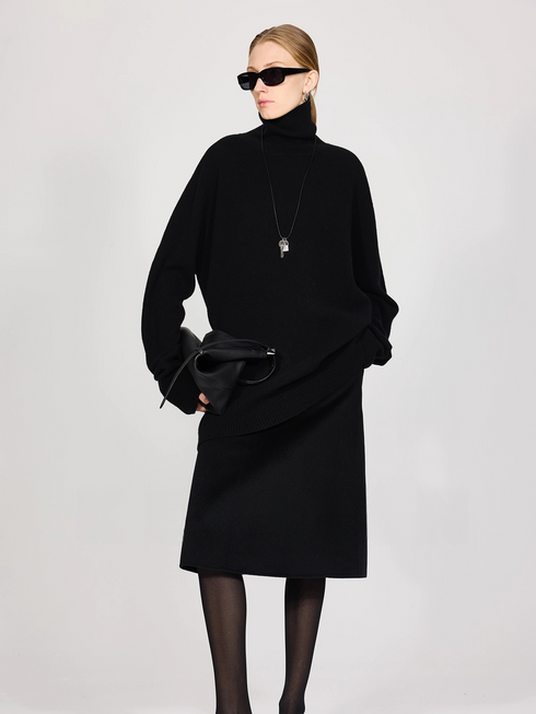 Soft, Lightweight Seamless Wool Turtleneck Mid-Length Sweater | Relaxed ROW-Inspired Oversized Knit
