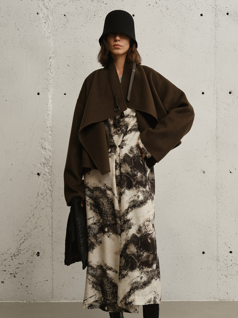 Women's Fine Wool Double-Faced Short Coat with Oversized Lapel – Relaxed Cocoon Silhouette with Leather-Trim Detail