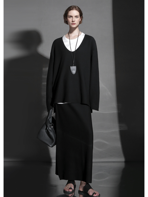 High-End Textured Wool Knit Set for Women – U-Neck Yangzi Yarn Sweater & Stretch Skirt Two-Piece Outfit