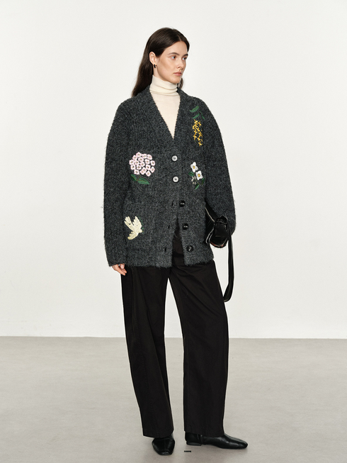 Women's Relaxed Vintage-Inspired Embroidered Wool-Blend V-Neck Knit Cardigan – Loose-Fit Sweater Outerwear