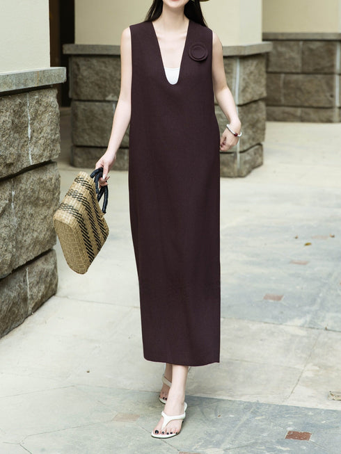 Elegant Deep V-Neck Floral Appliqué Sleeveless Maxi Dress – Minimalist Relaxed Fit Statement Dress