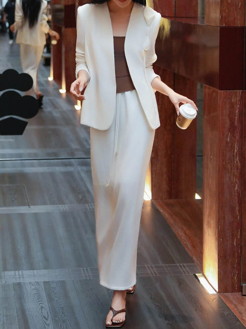 White Floral-Detail Blazer & Maxi Skirt Suit Set – Elegant Minimalist Tailored Women’s Ensemble