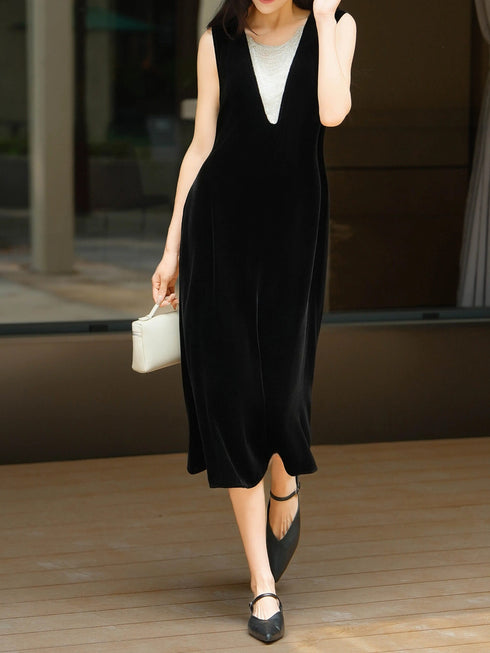 Elegant Silk Velvet V-Neck Midi Dress – Audrey-Inspired Sleeveless Tassel Statement Dress