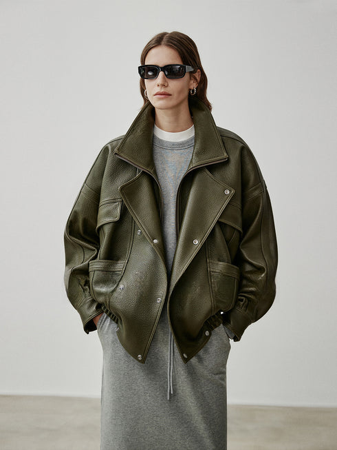 2025 Fall/Winter Women’s Vintage Sheepskin Leather Jacket – Double-Layer Lapel & Structured Panel Design