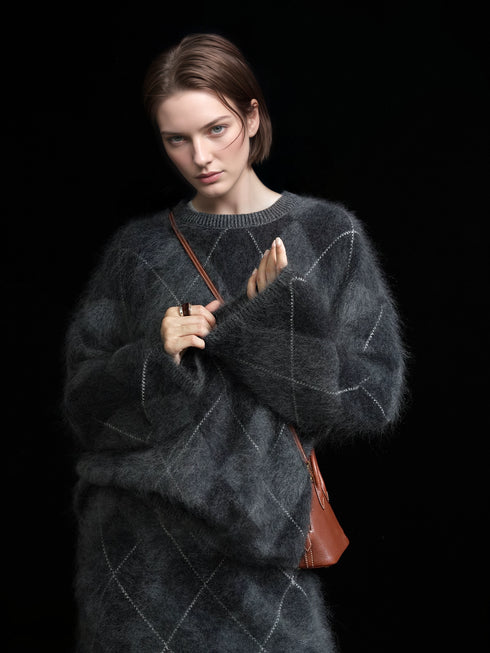 Heavyweight Brushed Knit Vintage Diamond-Pattern Sweater for Women