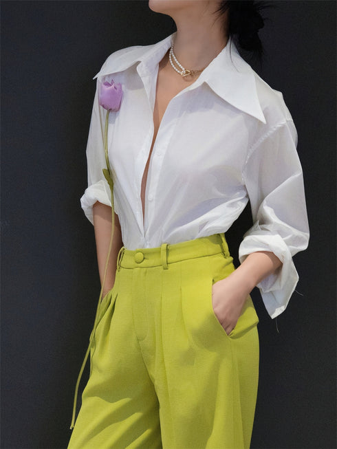 Simple 3D Tulip White Long-Sleeve Shirt – Loose-Fit Versatile Top