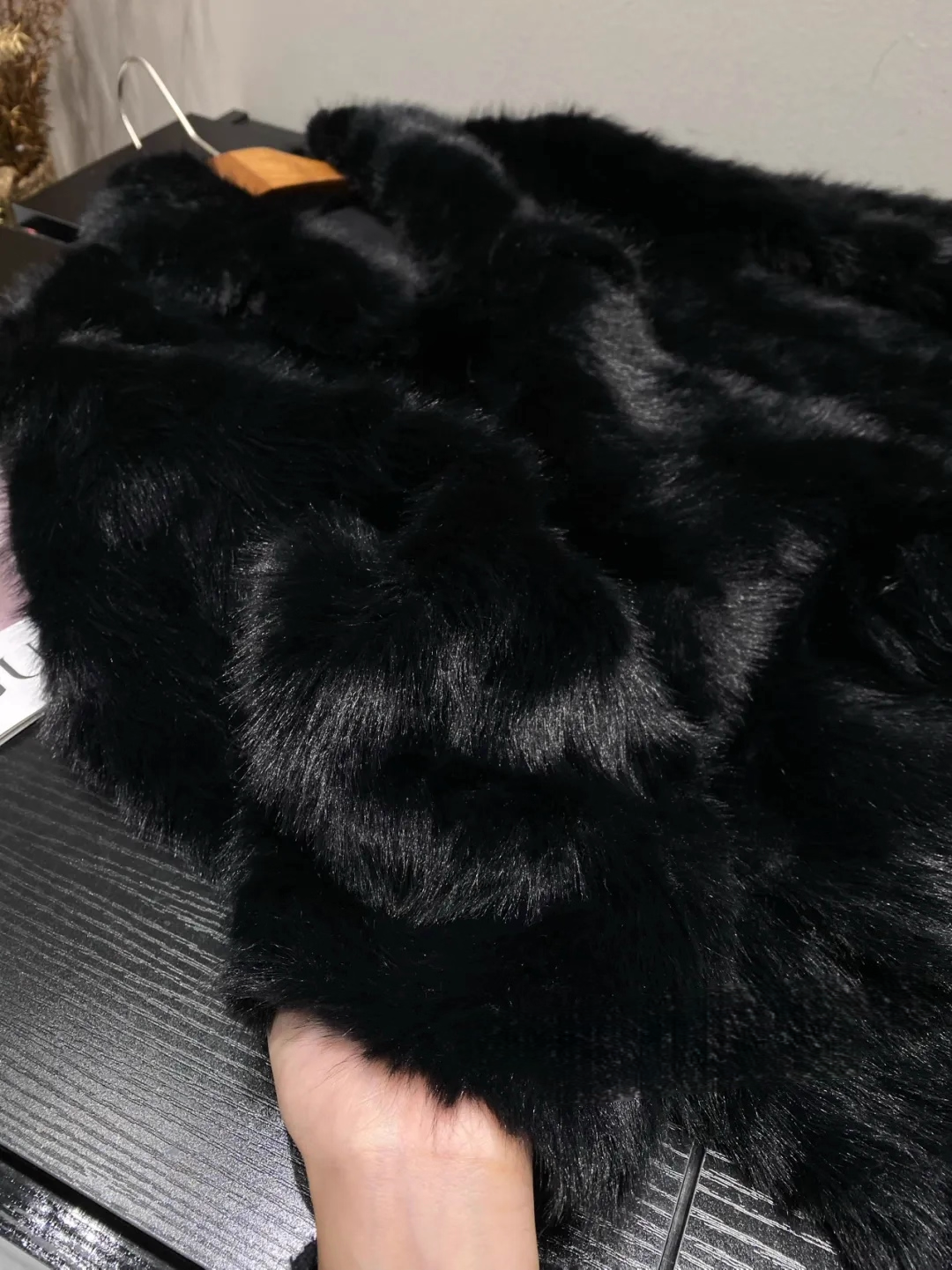 Women’s Faux Shearling Blazer Coat with V-Neck | Chic Bouclé Style Eco Fur Jacket for Winter