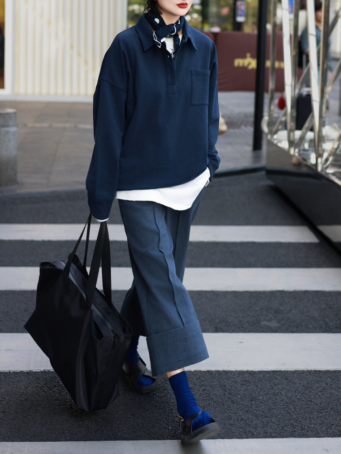 Retro Collar Sweatshirt – Relaxed Fit Long-Sleeve Pullover