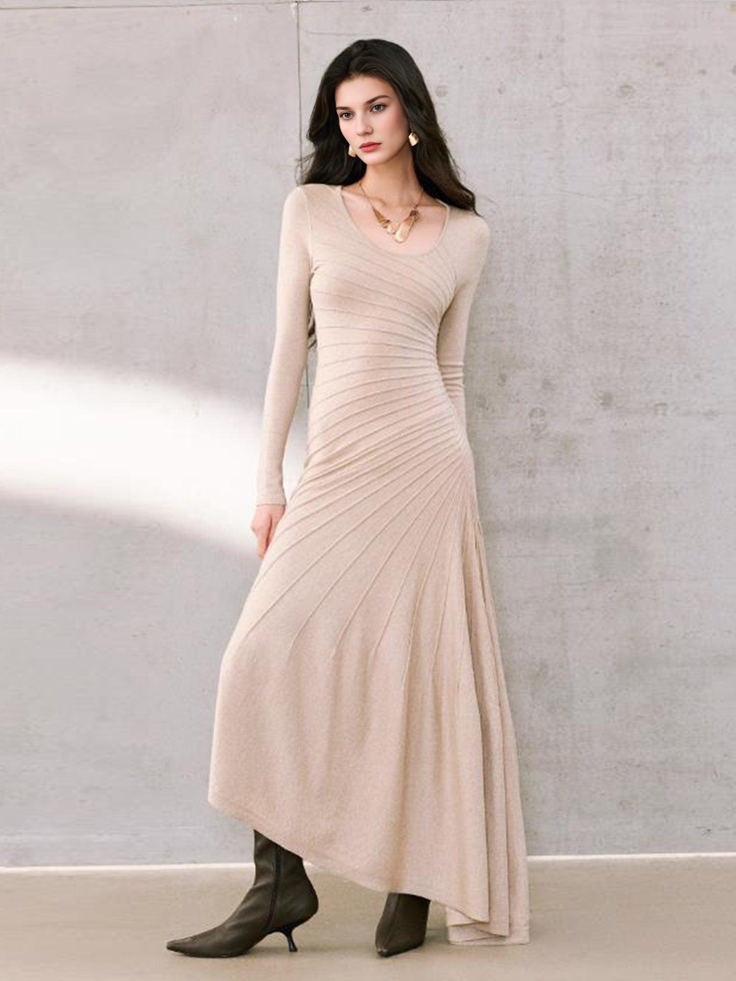 Soft Wool Textured Asymmetric Dress – Skin-Friendly Wool, Radiating Weave, Slim One-Shoulder Fit & Flared Mermaid Hem