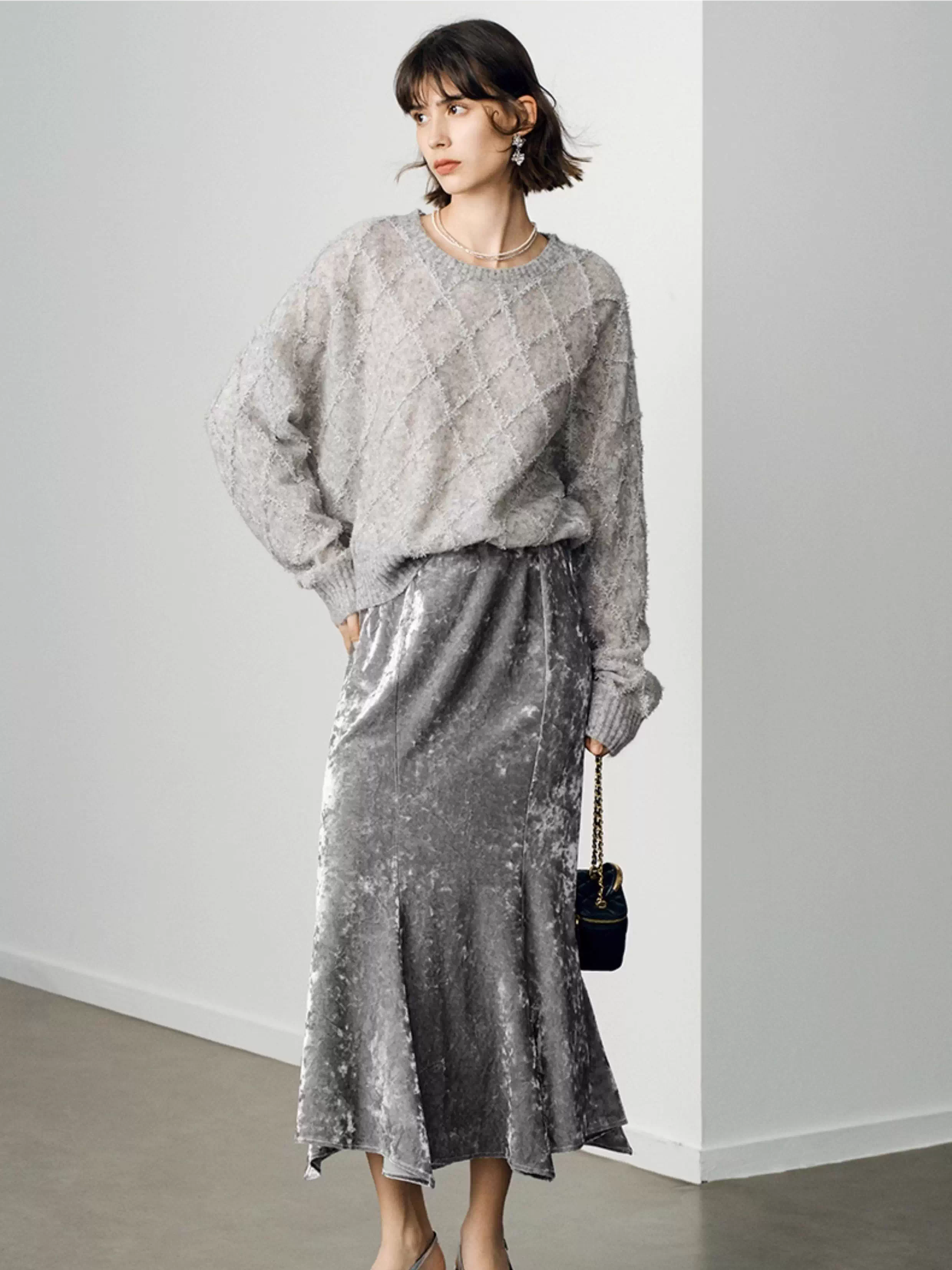 Elegant Diamond-Velvet Mermaid Skirt for Women – New Winter High-Waist Midi Velvet Skirt