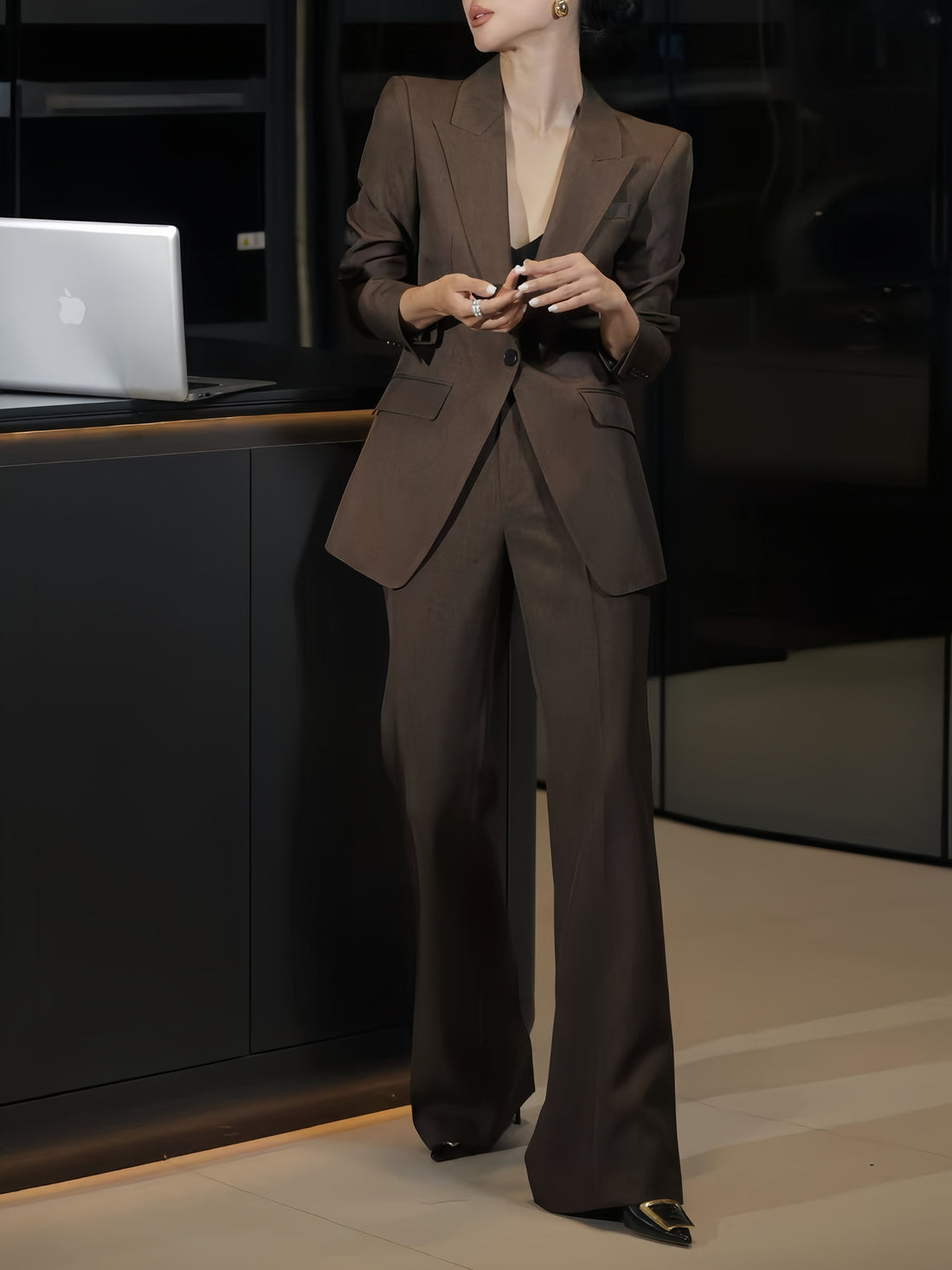 Chic and Youthful Pink Tailored Blazer & Slim-Fit Trousers Set | Elegant One-Button Suit for Professional and Stylish Look