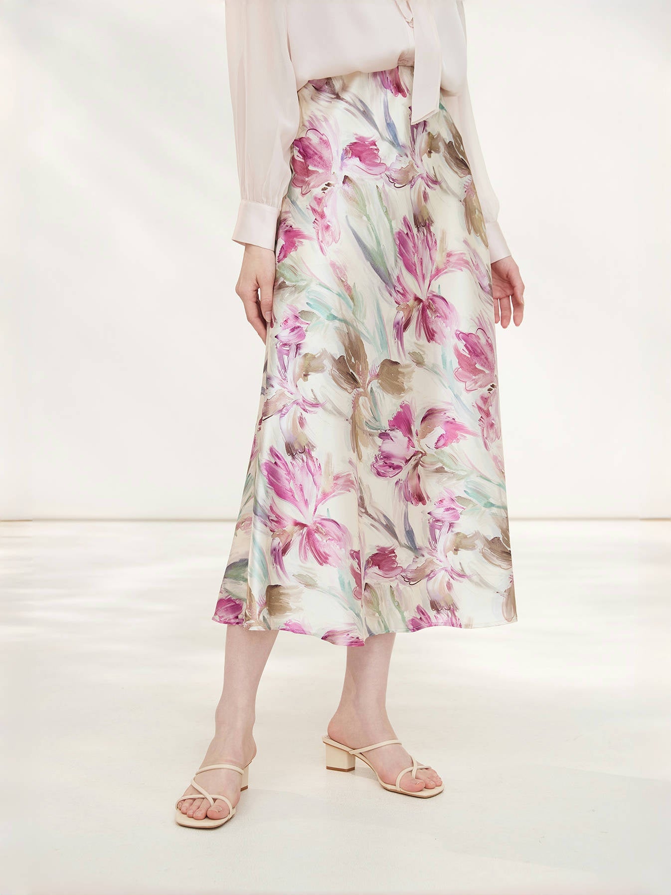 French-Inspired Mulberry Silk A-Line Skirt – Mid-Length Printed Knee-Length Design