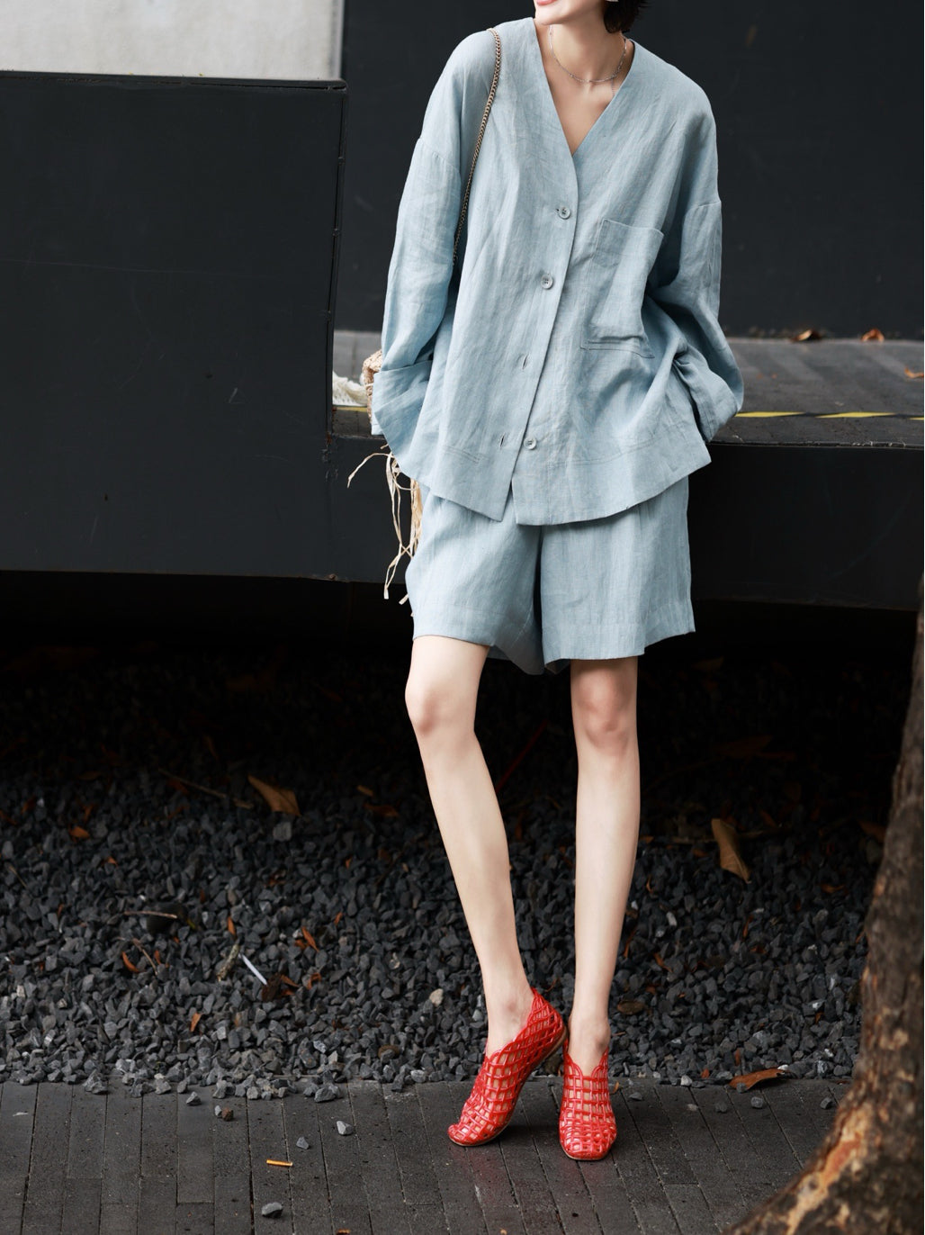 Autumn Long-Sleeve Linen Shirt – French Minimalist V-Neck, Available in Five Colors