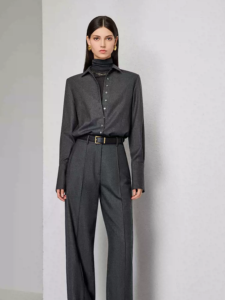 Women's Minimalist Italian Wool Flannel Button-Down Shirt – Soft Brushed Fine Wool Style