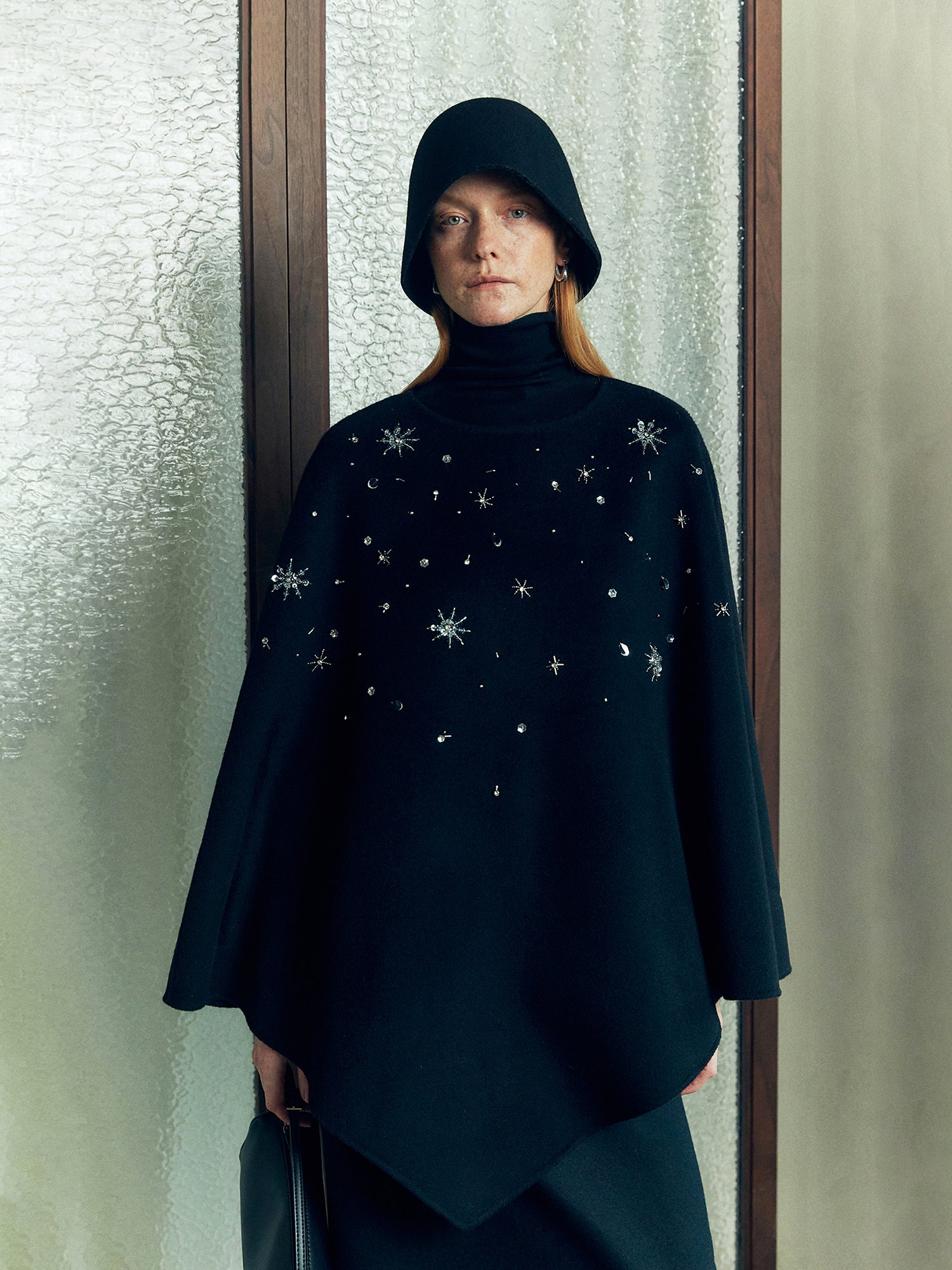 French Elegant Wool Cape Coat – New Winter Woolen Jacket with 3D Snowflake Beading