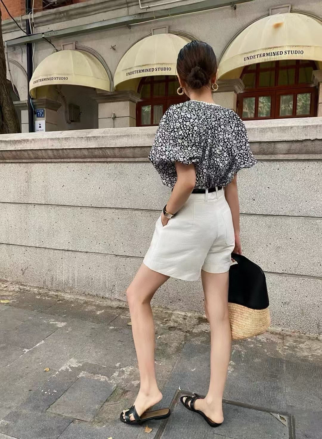 Women’s French Style Puff Sleeve Top – Black Floral Short-Sleeve Pullover with Round Neck