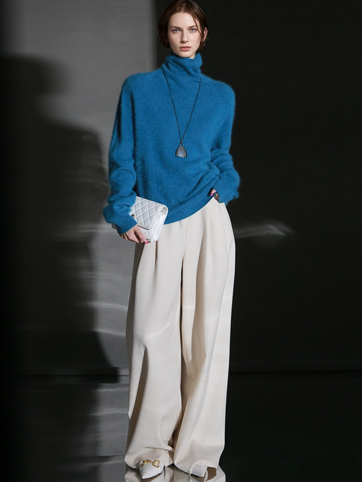 Luxury Cashmere Turtleneck Sweater – Seamless Design, Soft Brushed Knit, Solid Color Warm Pullover for Fall Winter