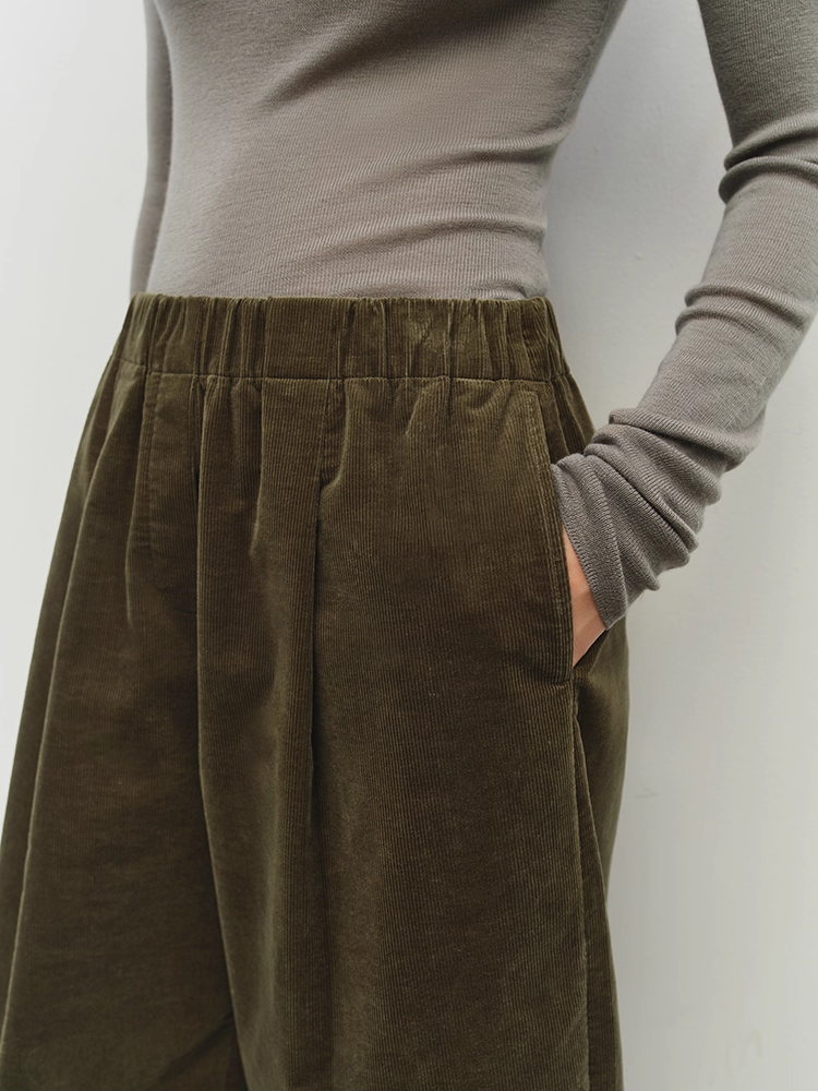 Autumn Winter Vintage Corduroy Relaxed Tapered Wide-Leg Cropped Pants for Women – Soft Cotton-Feel Grandma Style