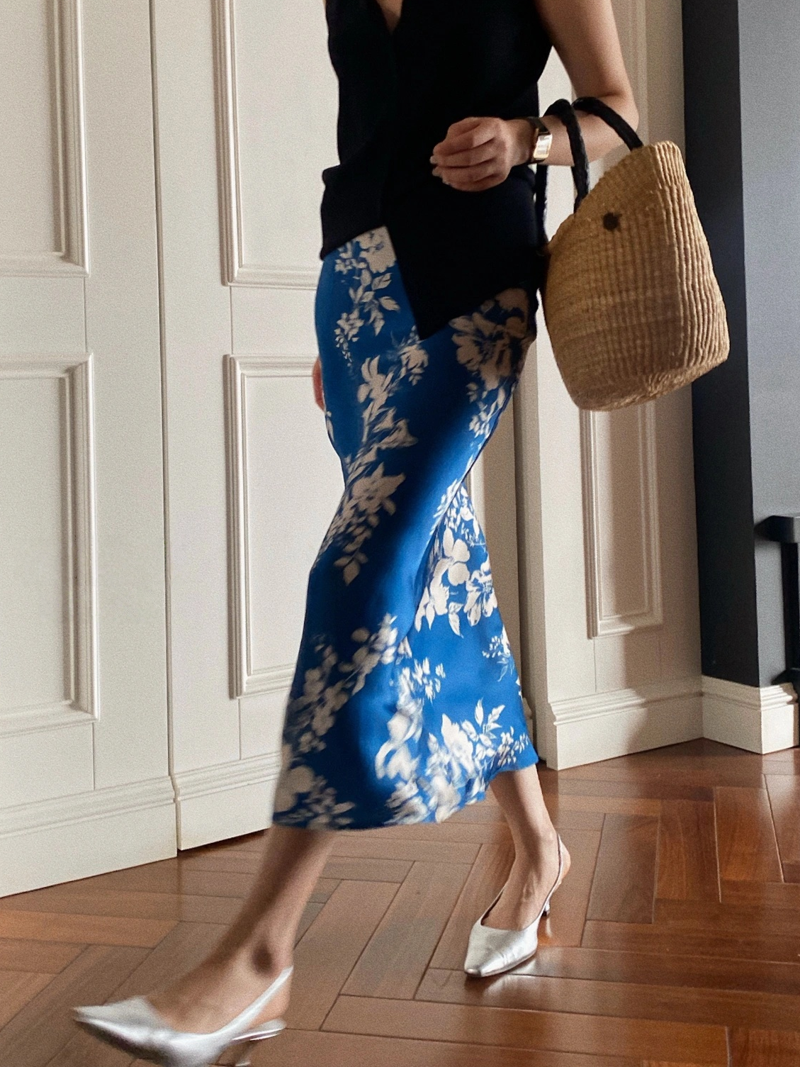 Mulberry Silk Bias-Cut Skirt – Navy Blue Daylily Print in Washed Satin