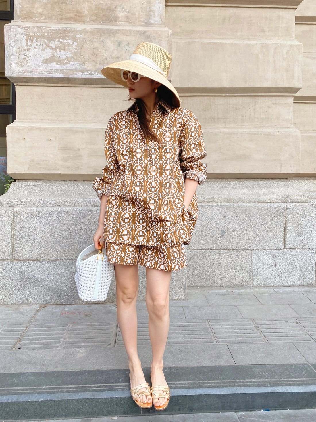 Vintage Style Brown Print Suit for Women2025New，Vacation Long Sleeve Shirt and Shorts Two-Piece Set
