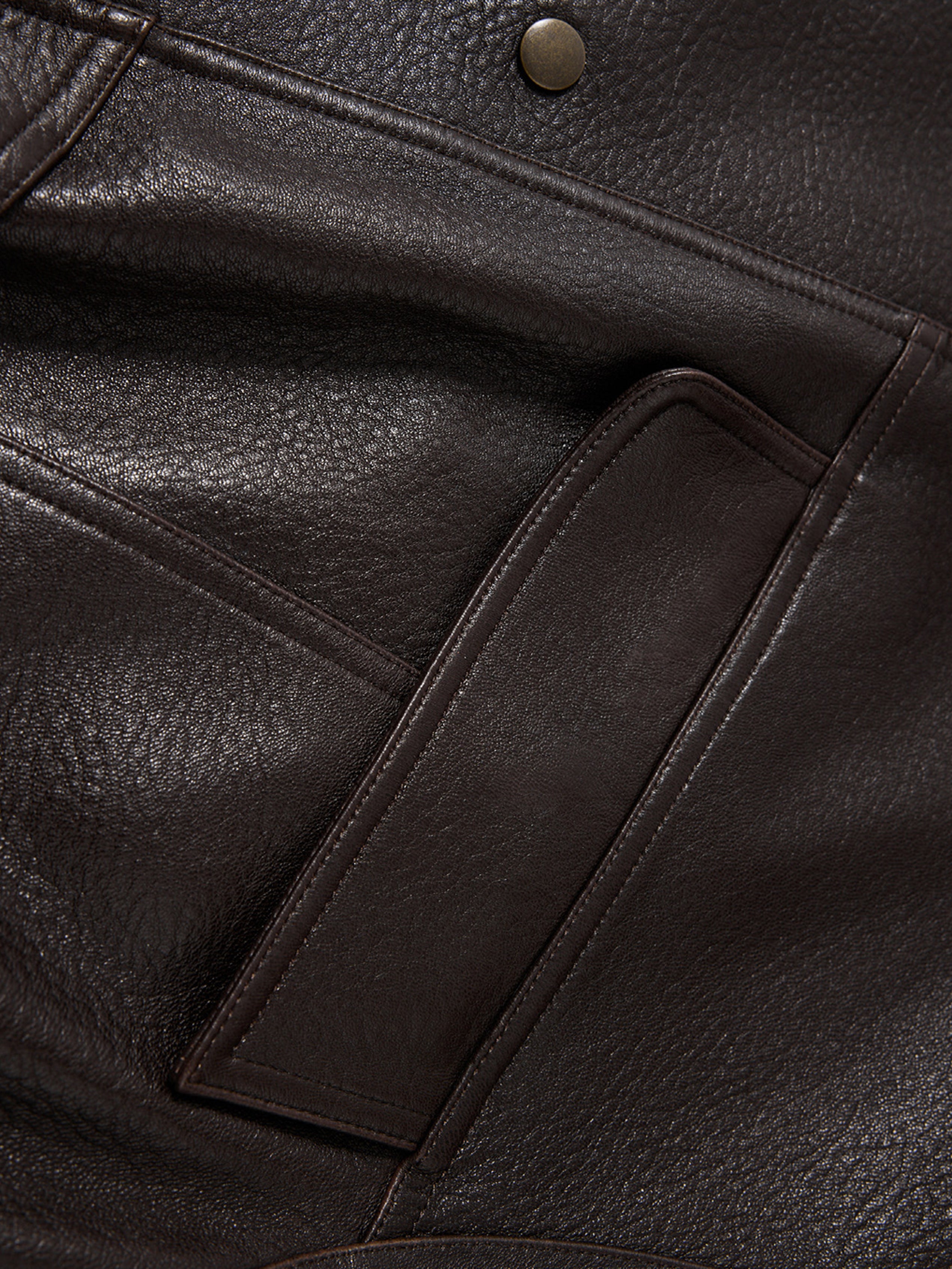 2025 Fall/Winter Women’s Vintage Sheepskin Leather Jacket – Double-Layer Lapel & Structured Panel Design