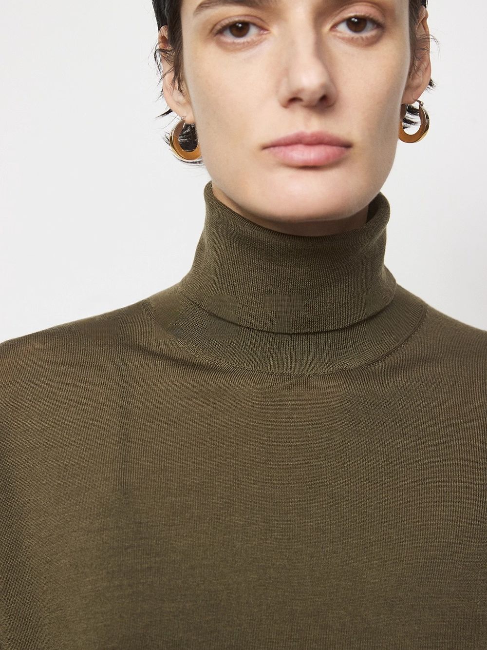 Women’s Heavyweight Pure Wool Turtleneck Sweater | Biella Superfine Merino, Relaxed Quiet-Luxury Fit