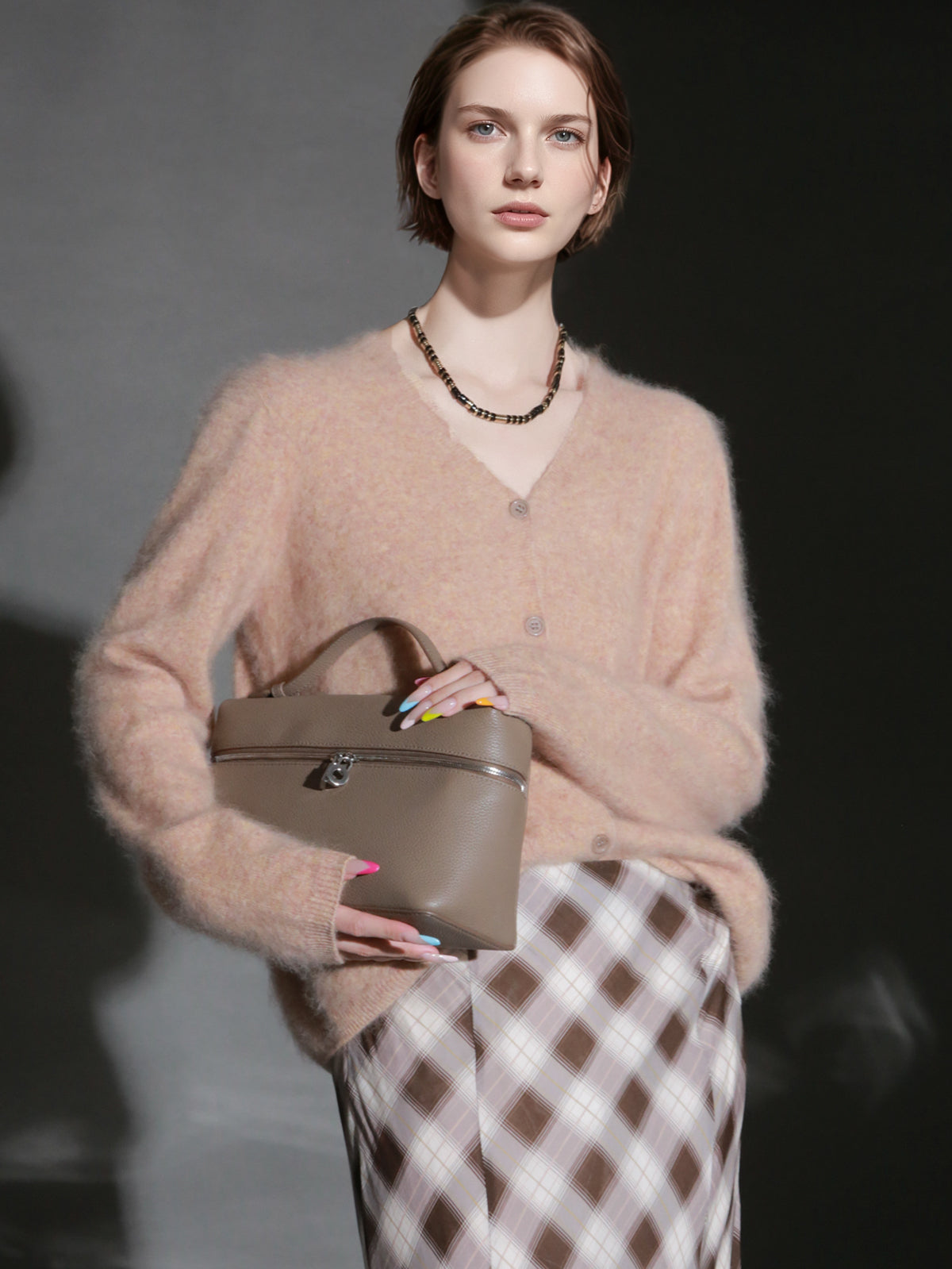 Elegant Cashmere Brushed Knit Cardigan – Soft Luxury Sweater Jacket for Women, Cozy Chic Layer for Fall