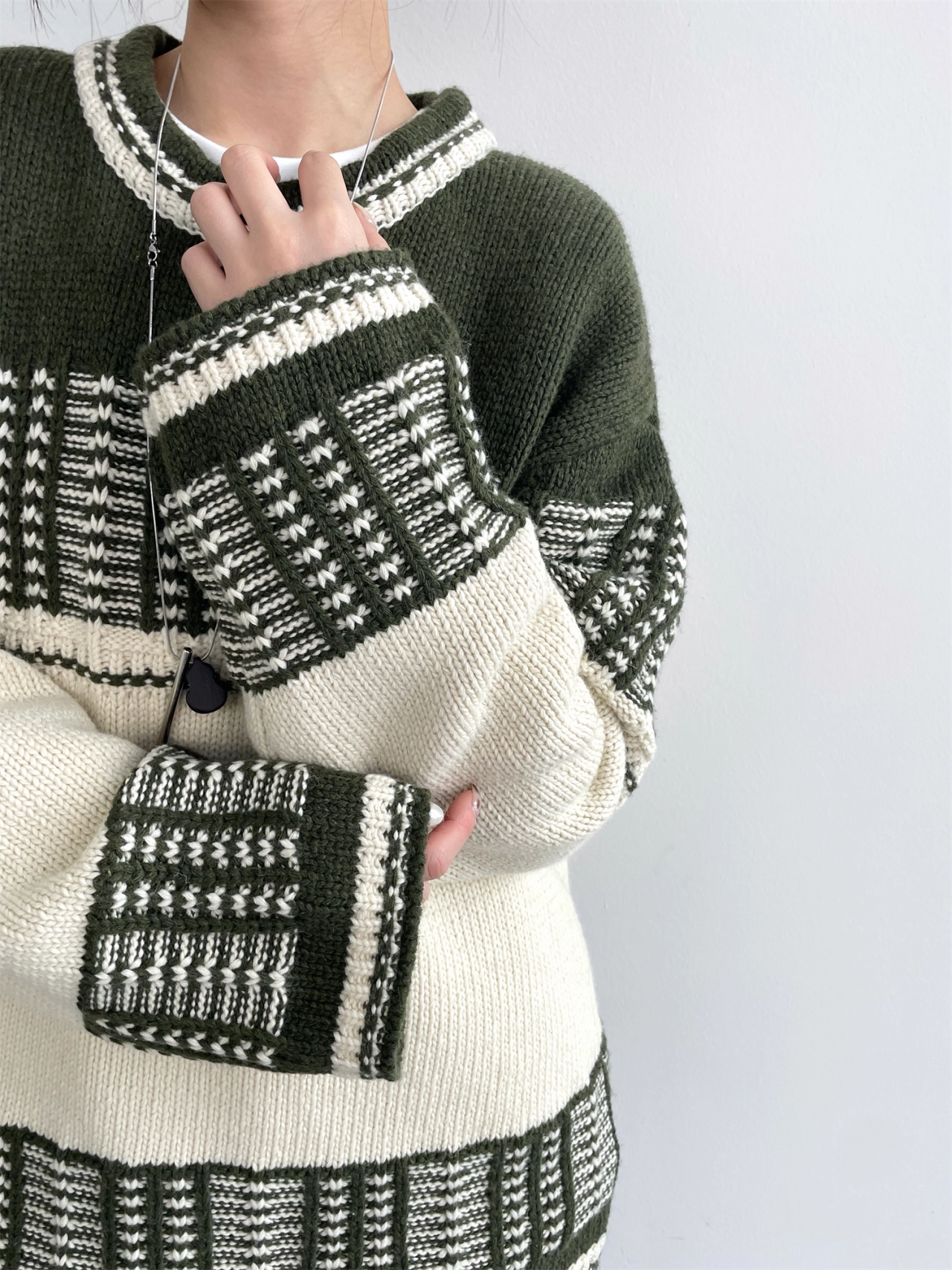Women’s Mercerized Wool Fair Isle Knit Sweater | Color-Block Crew Neck Pullover