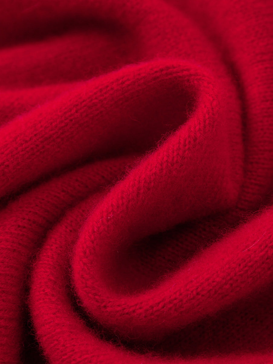 Soft Wool Rose Jacquard Sweater – Semi-Worsted Round Neck Pullover for Women