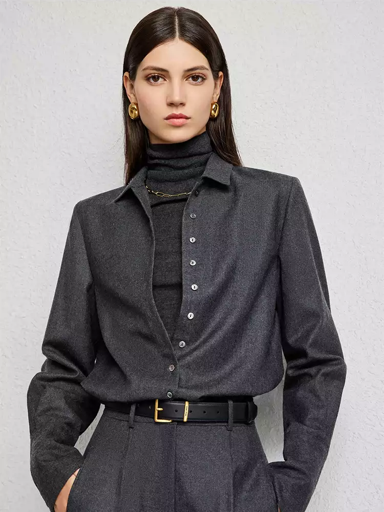 Women's Minimalist Italian Wool Flannel Button-Down Shirt – Soft Brushed Fine Wool Style