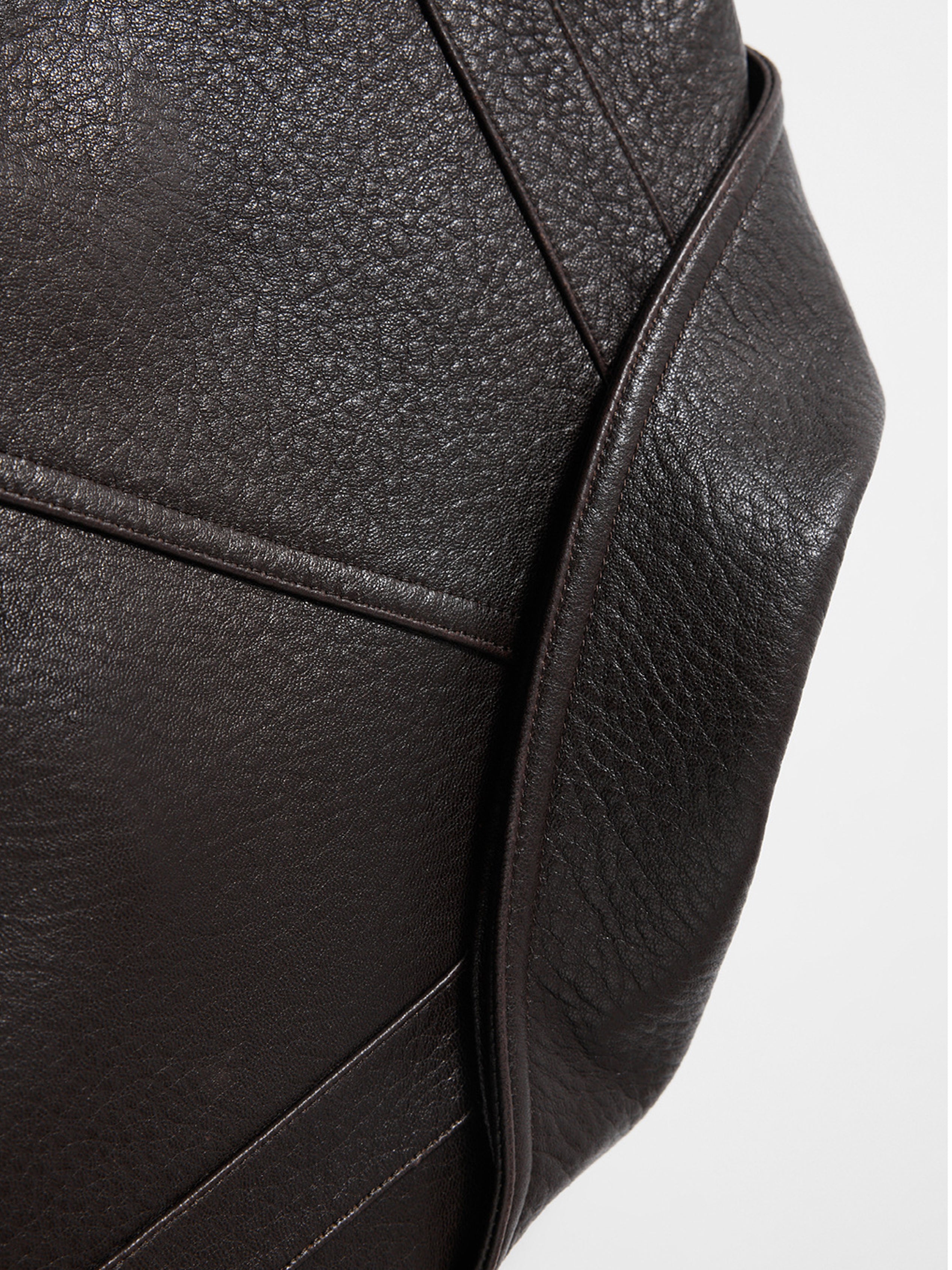 2025 Fall/Winter Women’s Vintage Sheepskin Leather Jacket – Double-Layer Lapel & Structured Panel Design