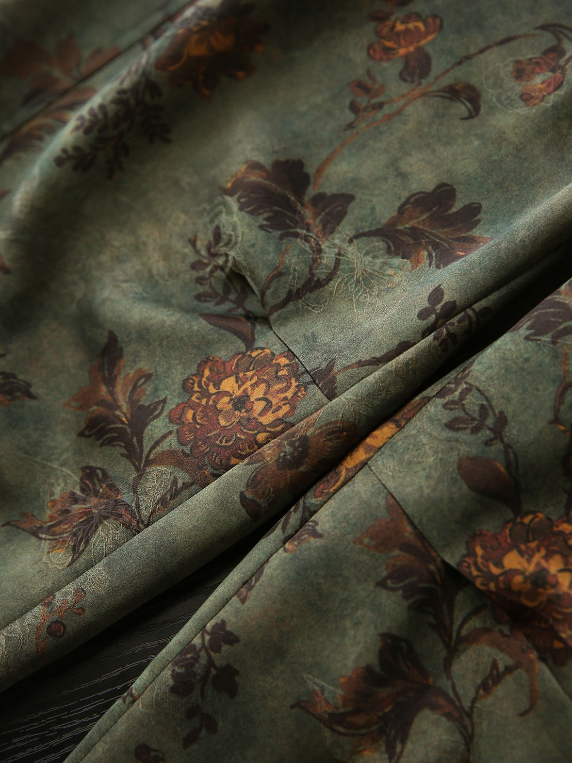 Printed Moss Flower Shadow Casual Pants – 22 Momme Mulberry Silk & Intangible Heritage Gambiered Guangdong Silk