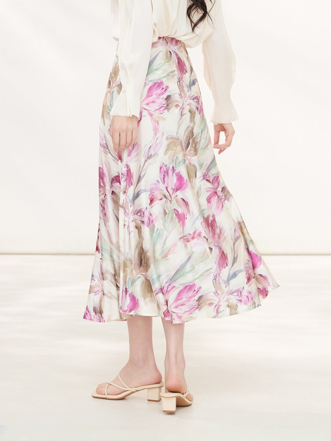French-Inspired Mulberry Silk A-Line Skirt – Mid-Length Printed Knee-Length Design