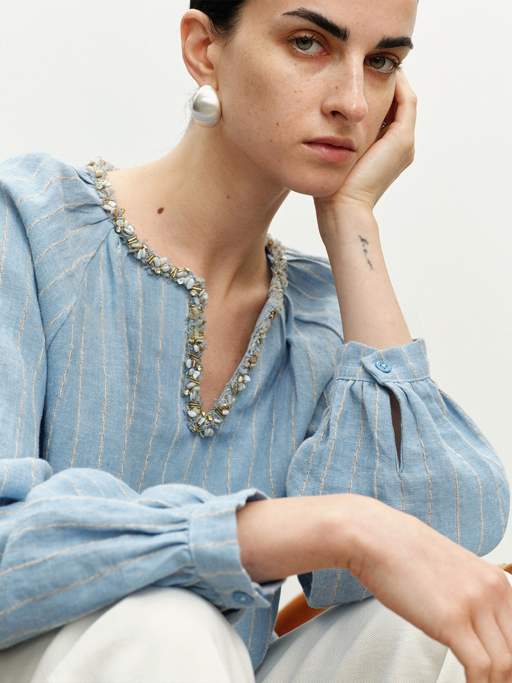 Luxury Linen Striped Shirt – Handcrafted Loose Fit Casual Shirt with Gold Glitter Collar for Women