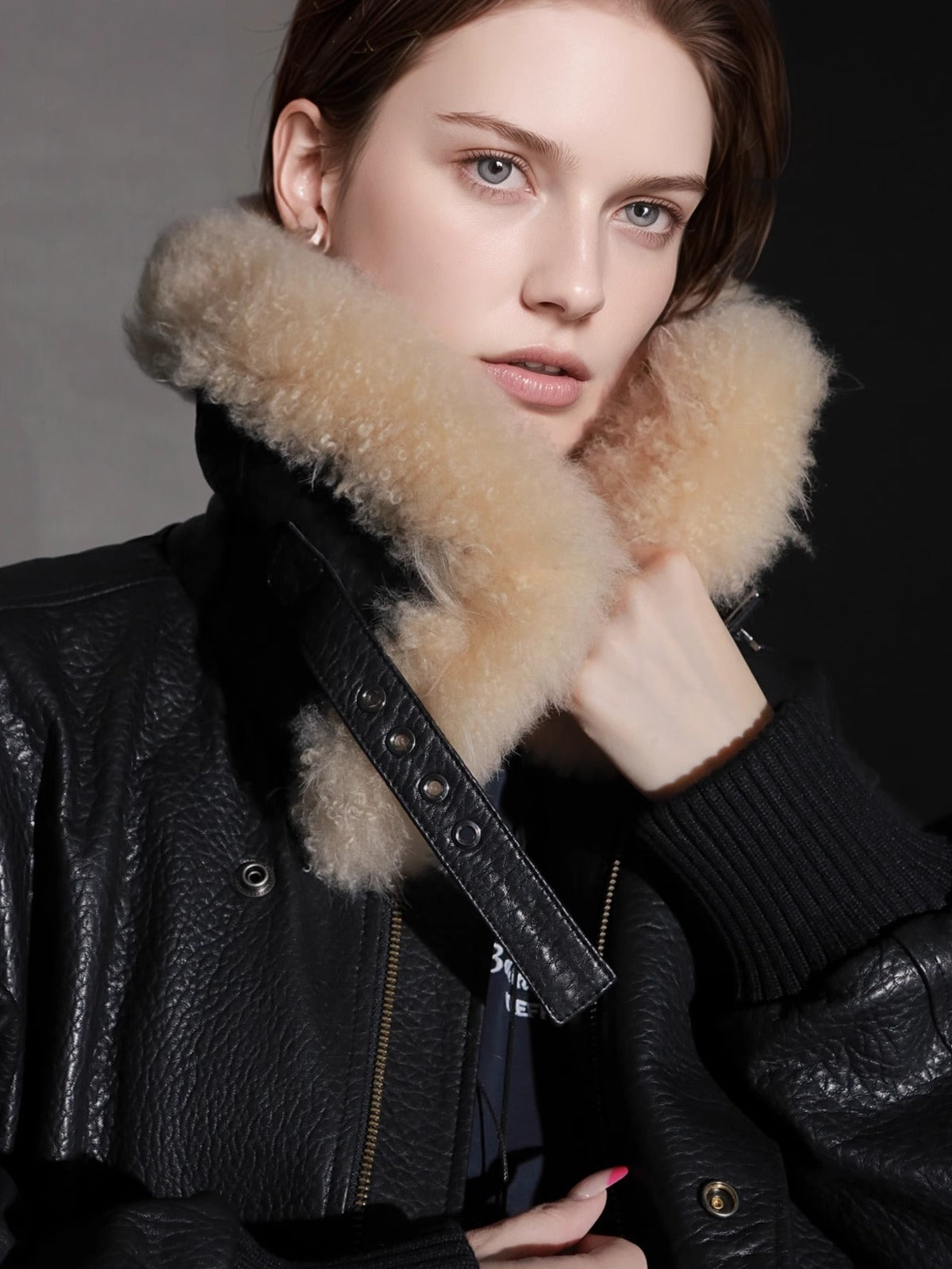 Trendy Shearling Collar Leather Jacket for Women – Short Moto Style PU Coat for Fall Winter