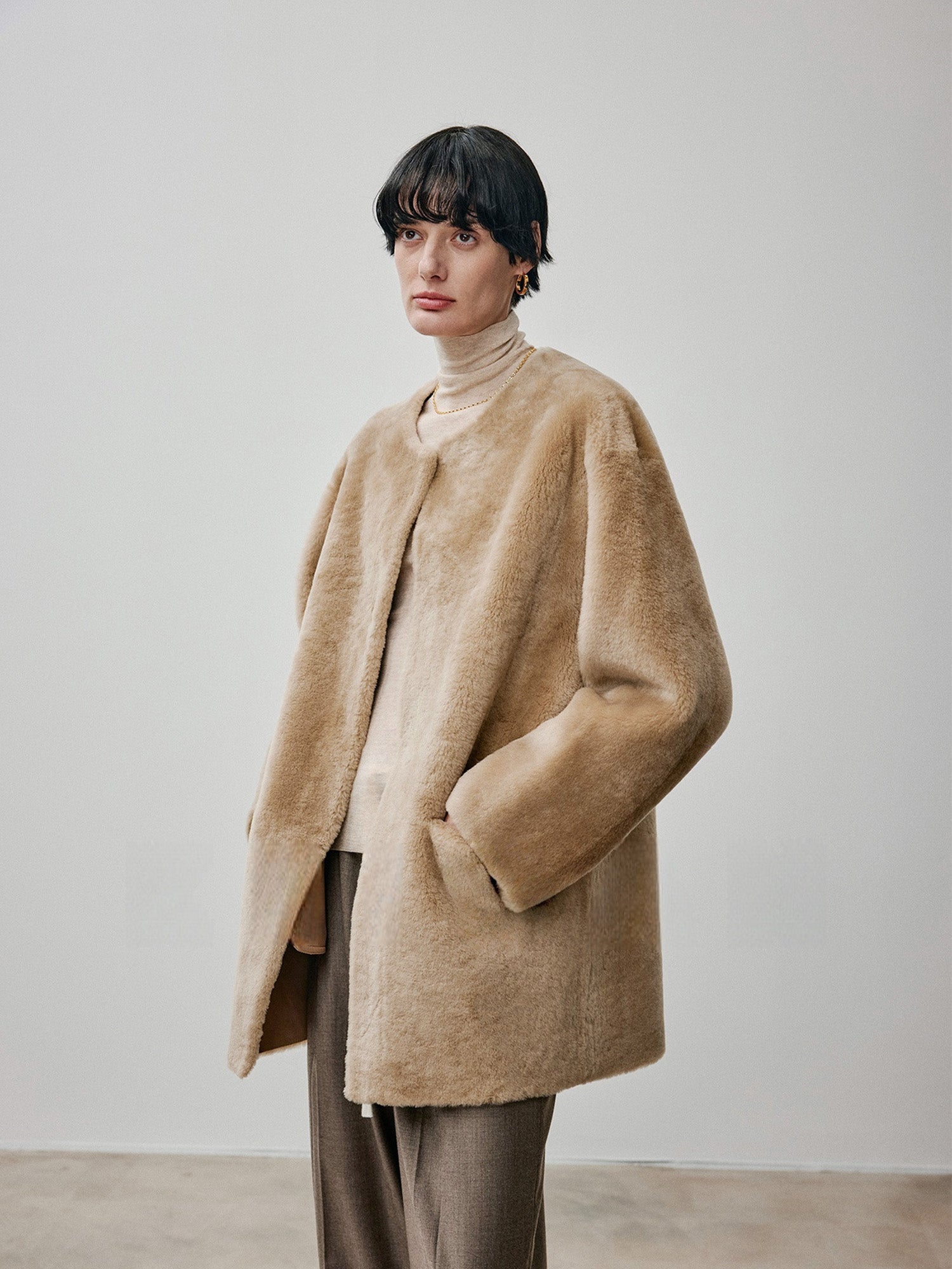 Nordic-Style Merino Shearling Coat – Oversized Relaxed Fit, Natural Shearling, Mid-Length Jacket