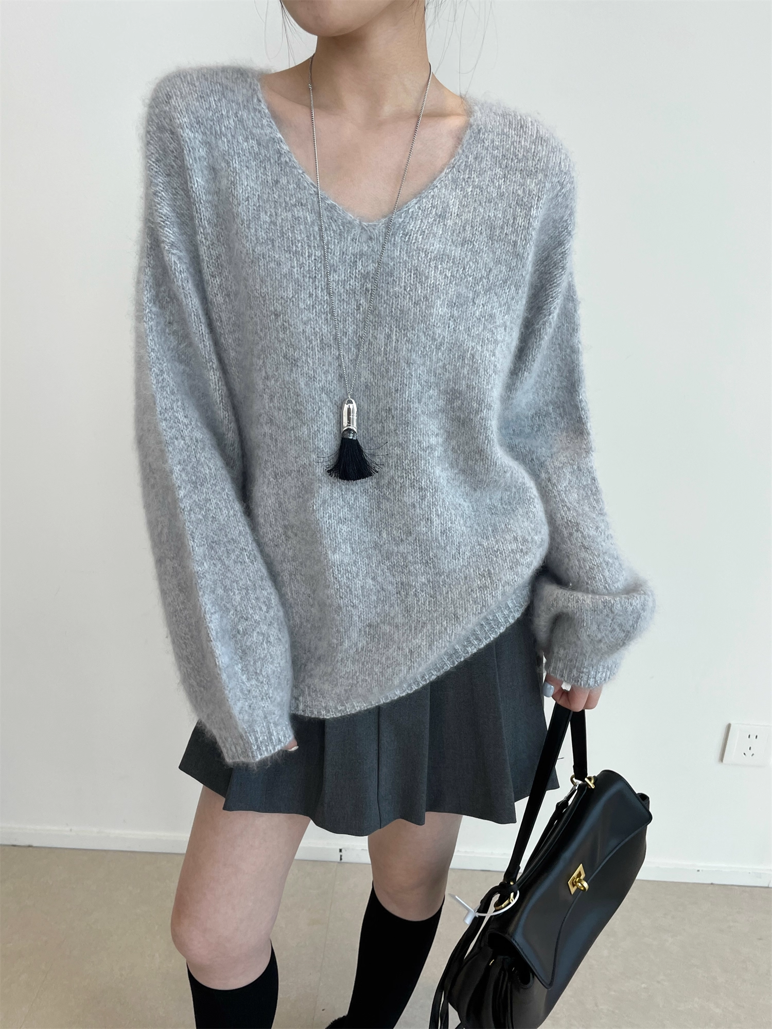 Women’s 100% Wool Brushed Knit Sweater | Seamless Two-Tone V-Neck Pullover with Soft Fuzzy Texture