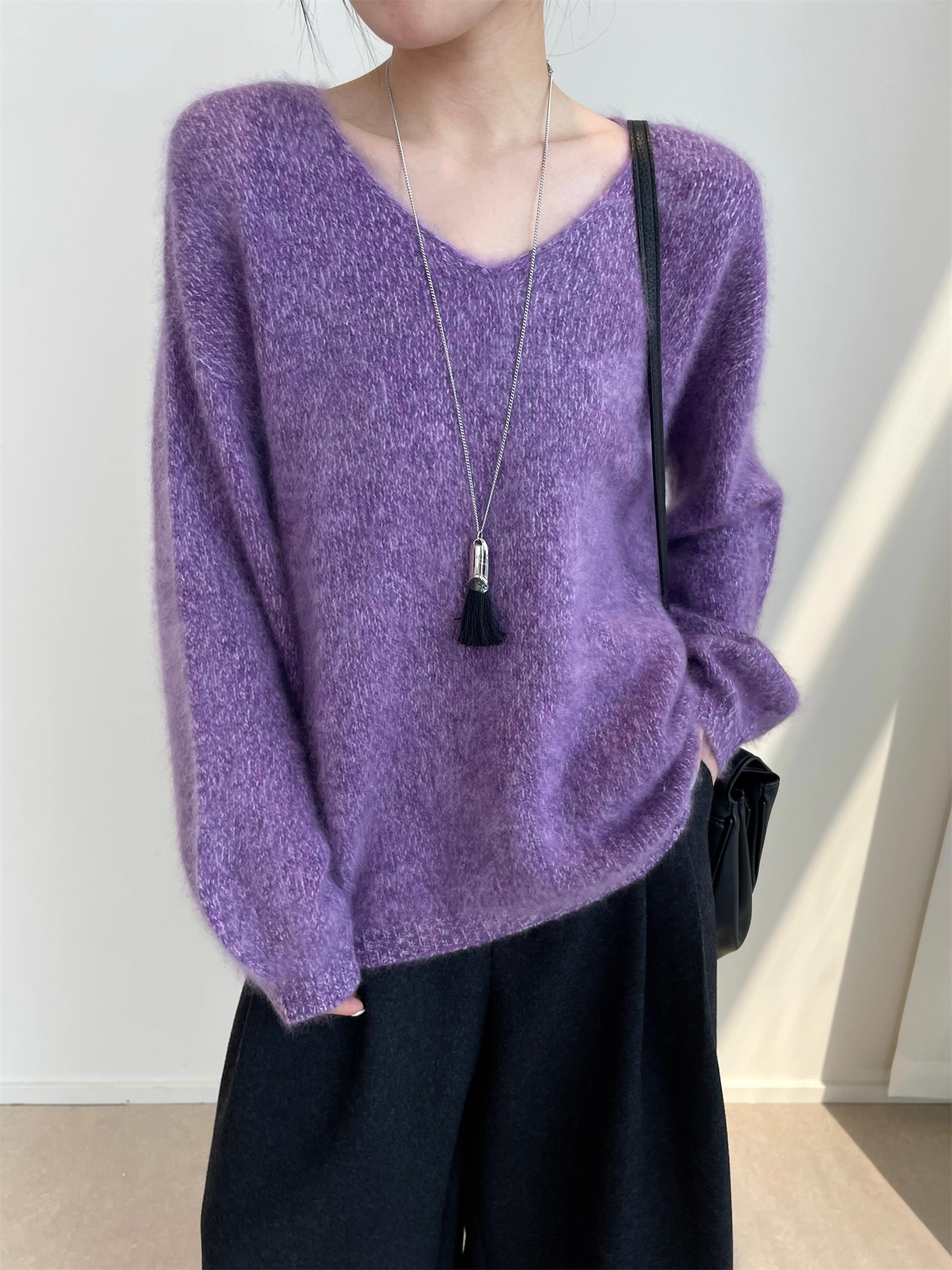 Women’s 100% Wool Brushed Knit Sweater | Seamless Two-Tone V-Neck Pullover with Soft Fuzzy Texture