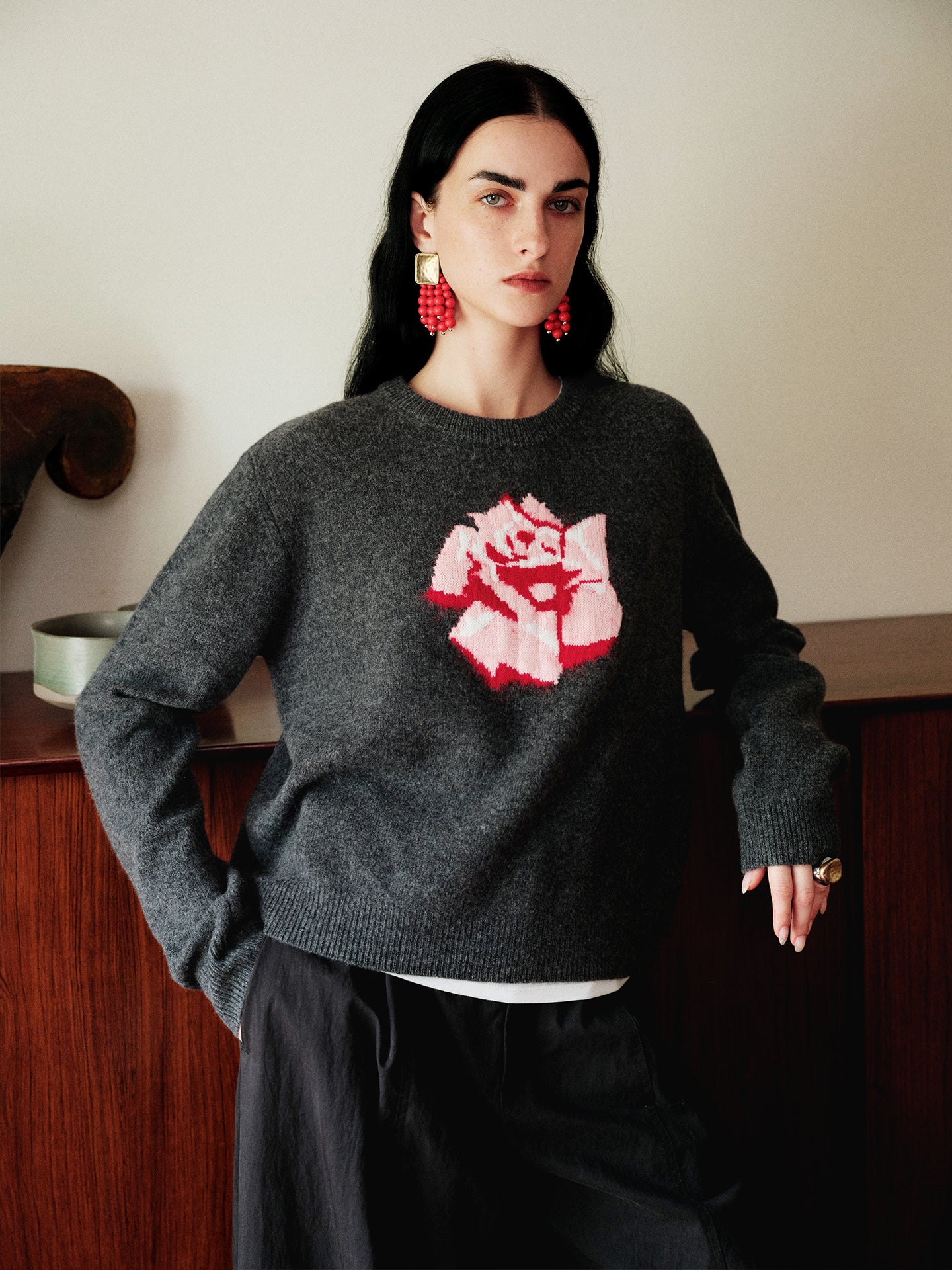 Soft Wool Rose Jacquard Sweater – Semi-Worsted Round Neck Pullover for Women