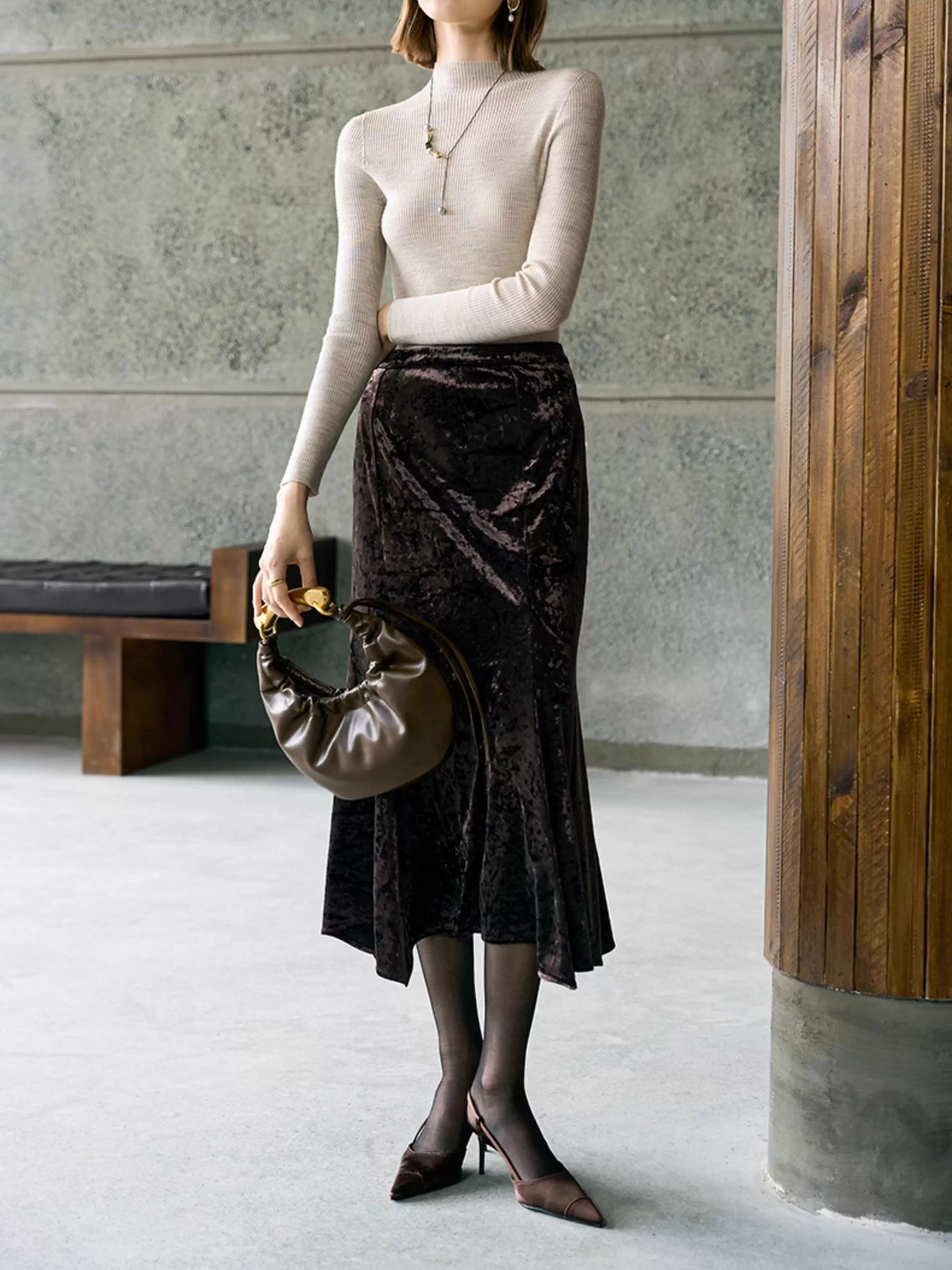 Elegant Diamond-Velvet Mermaid Skirt for Women – New Winter High-Waist Midi Velvet Skirt