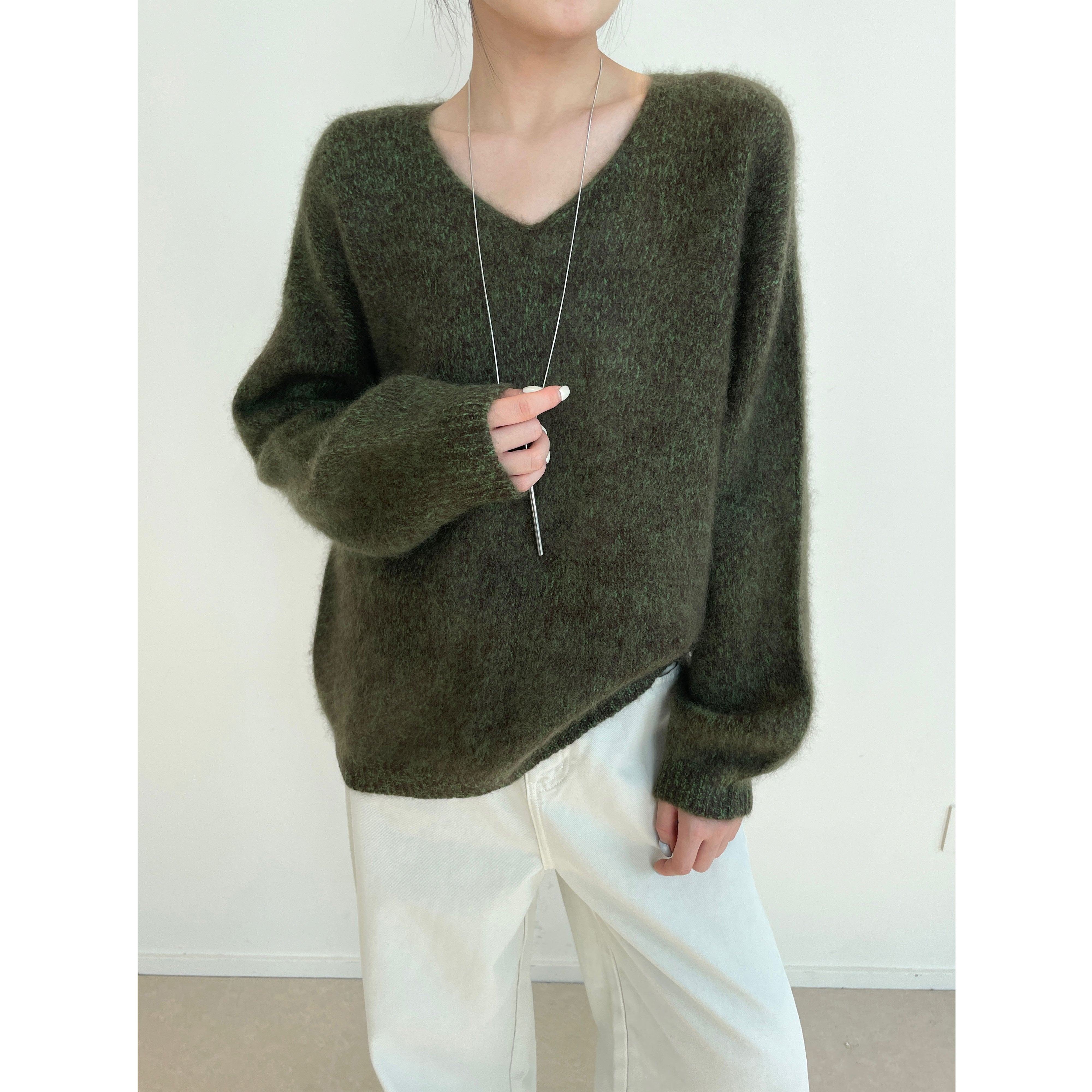 Women’s 100% Wool Brushed Knit Sweater | Seamless Two-Tone V-Neck Pullover with Soft Fuzzy Texture
