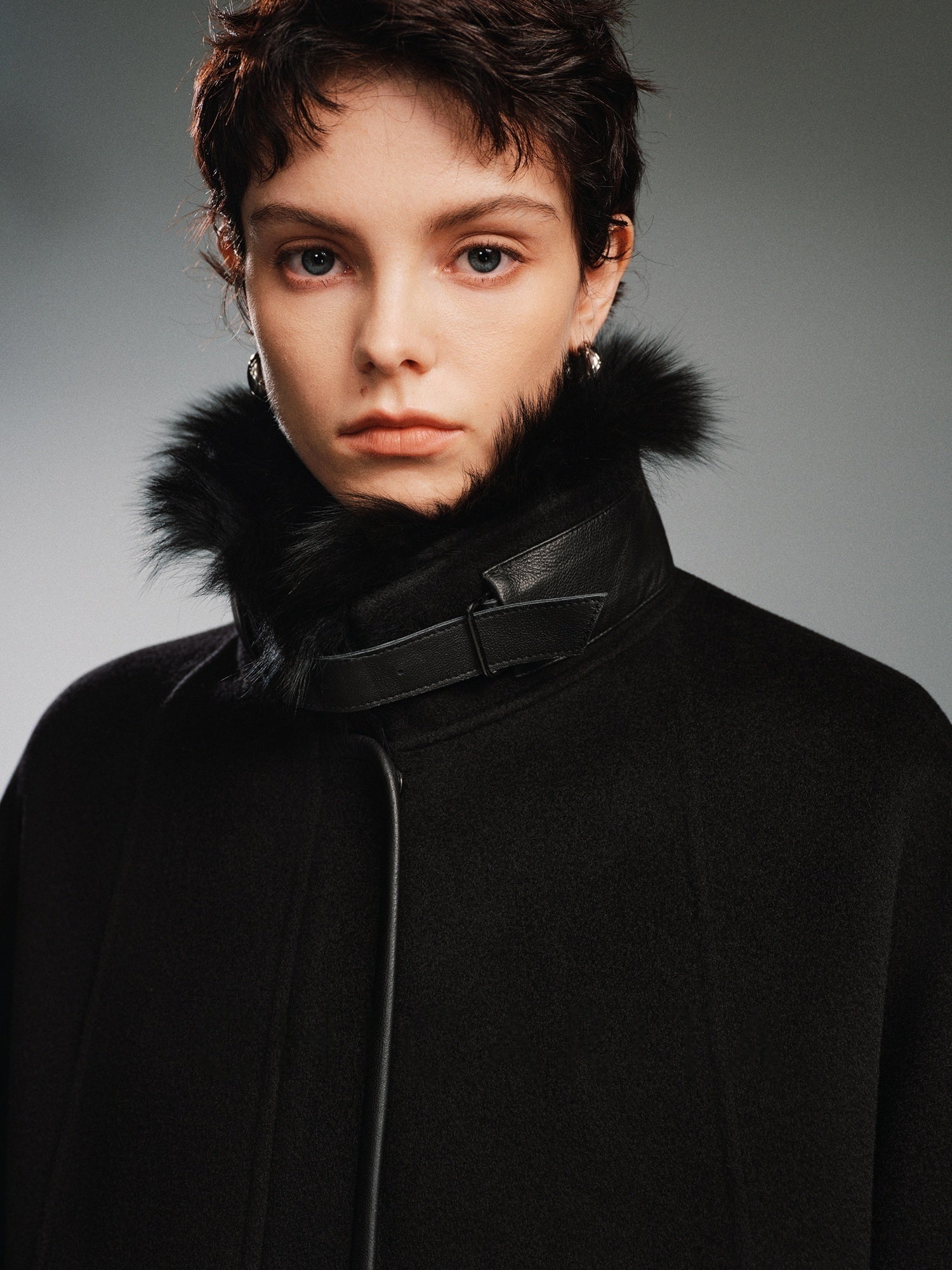 20% Cashmere Double-Faced Wool Coat for Women – Short Black Overcoat with Fox Fur & Sheepskin “Misty Rose”