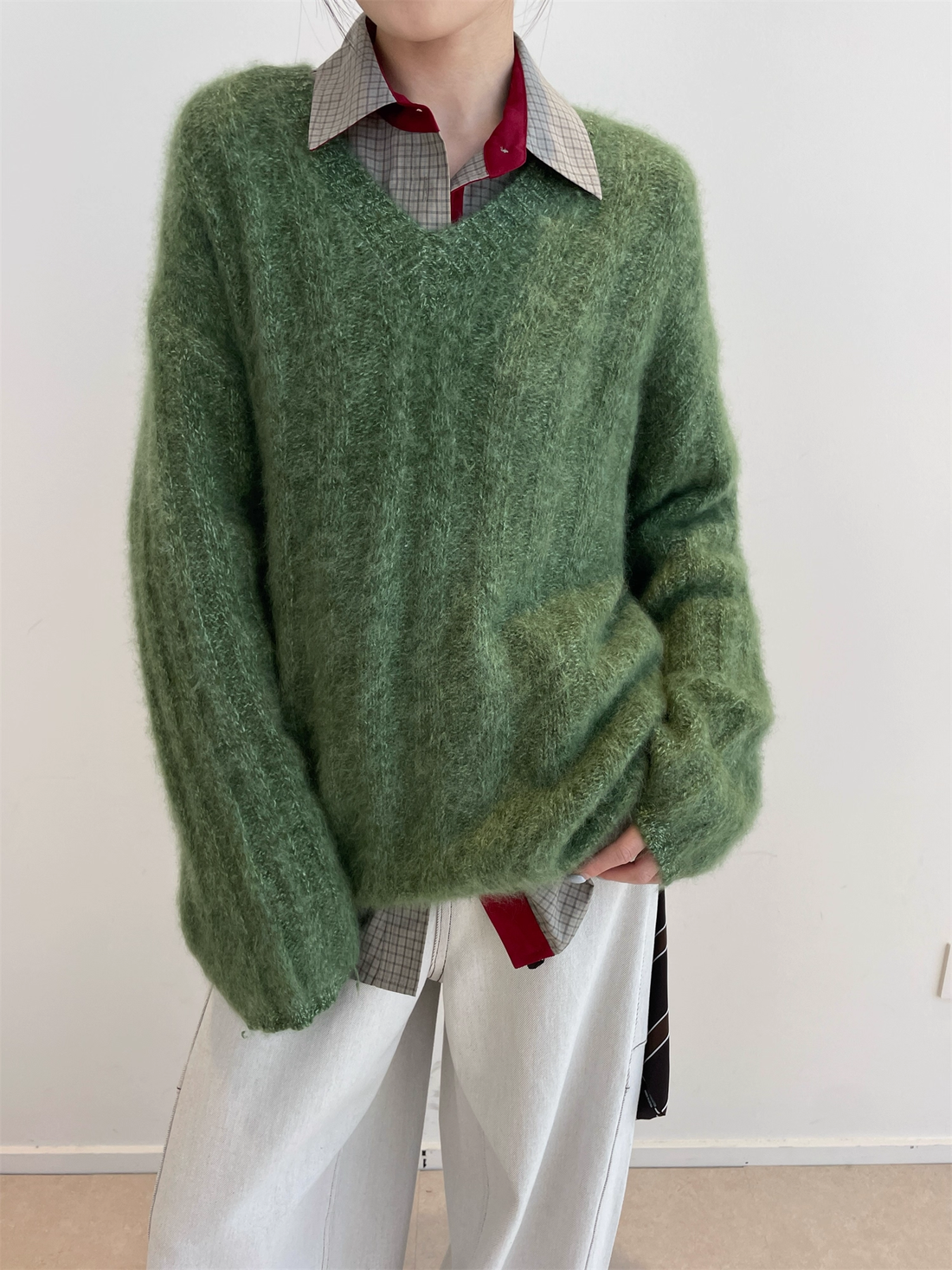 Women’s Wool Cashmere V-Neck Ribbed Knit Sweater | Soft Brushed Pullover with Relaxed Fit